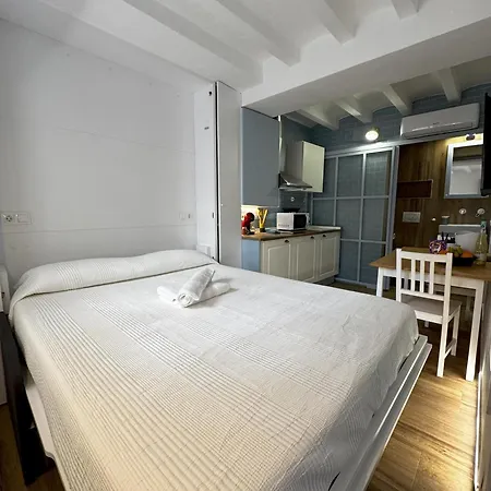 Mazuelo - Harbor's Light Apartment *